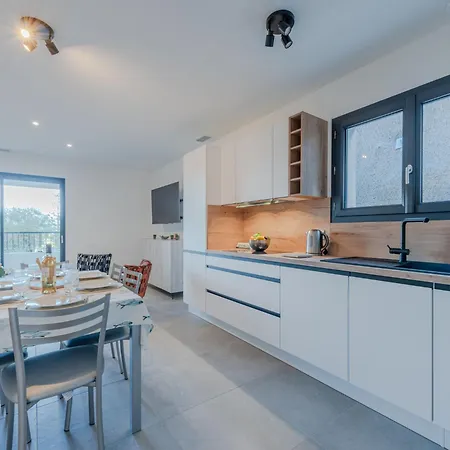 Le Haut-2 By Interhome Collioure